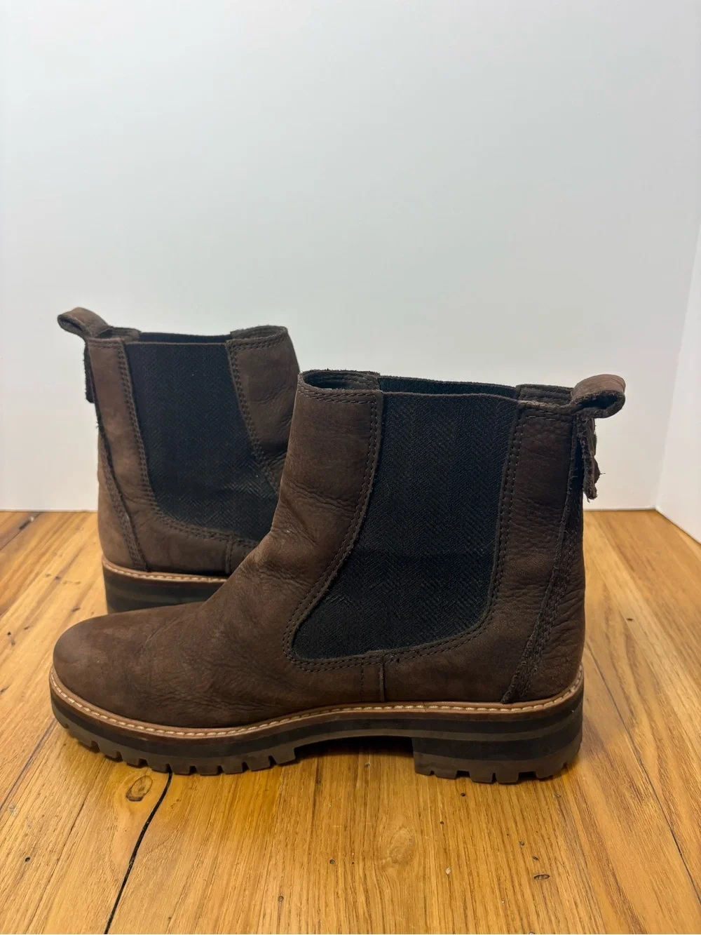 Timberland || Courmayeur Valley Chelsea Boot lug sole, side goring, women, Sz 10